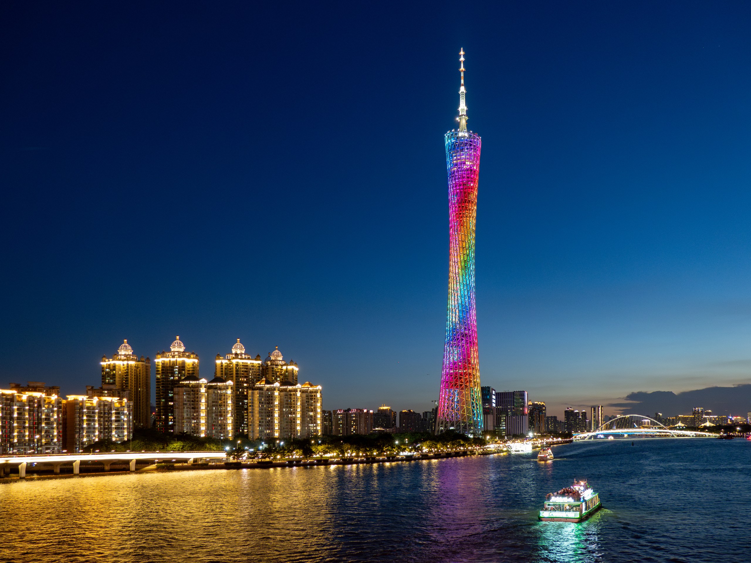 The Cantonese Way: A Day of Dim Sum, Shaded Parks, and Neon Skylines