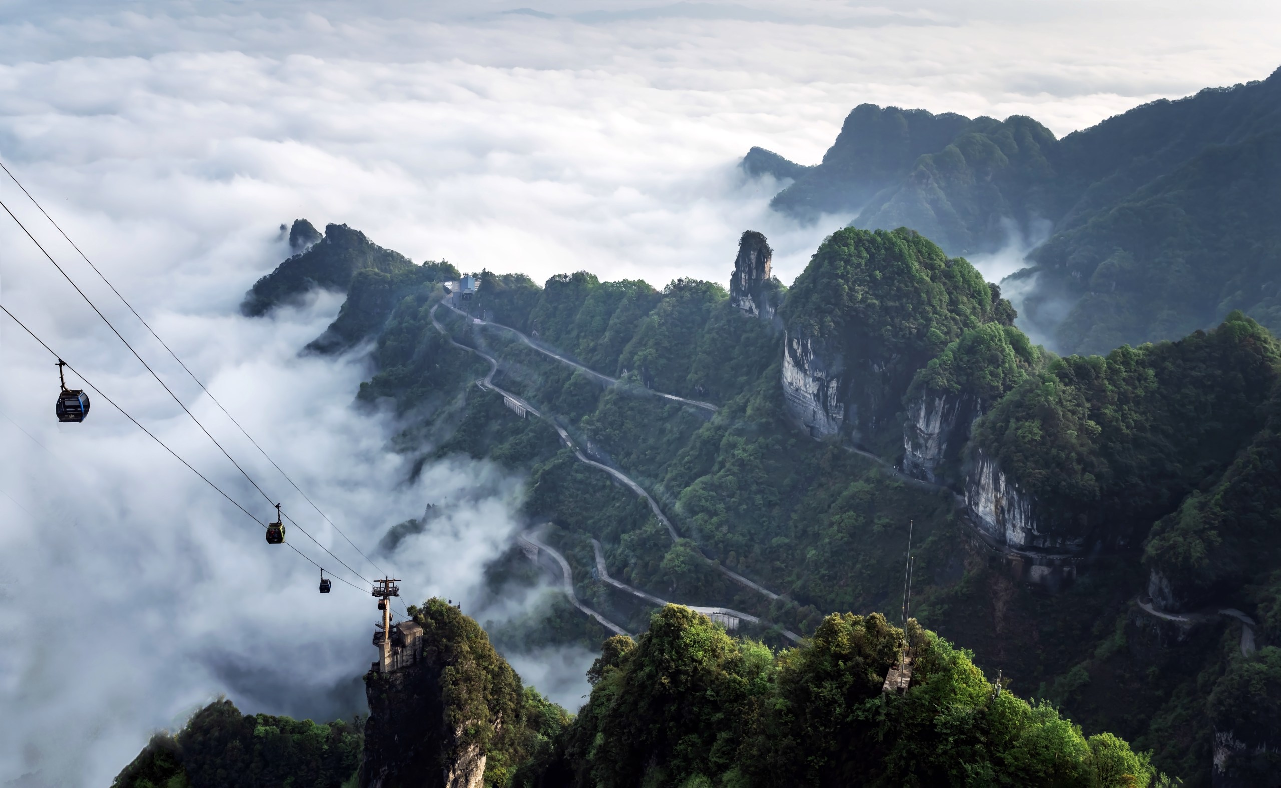 Iconic Zhangjiajie: 4 Days in the Avatar Mountains & Grand Canyon