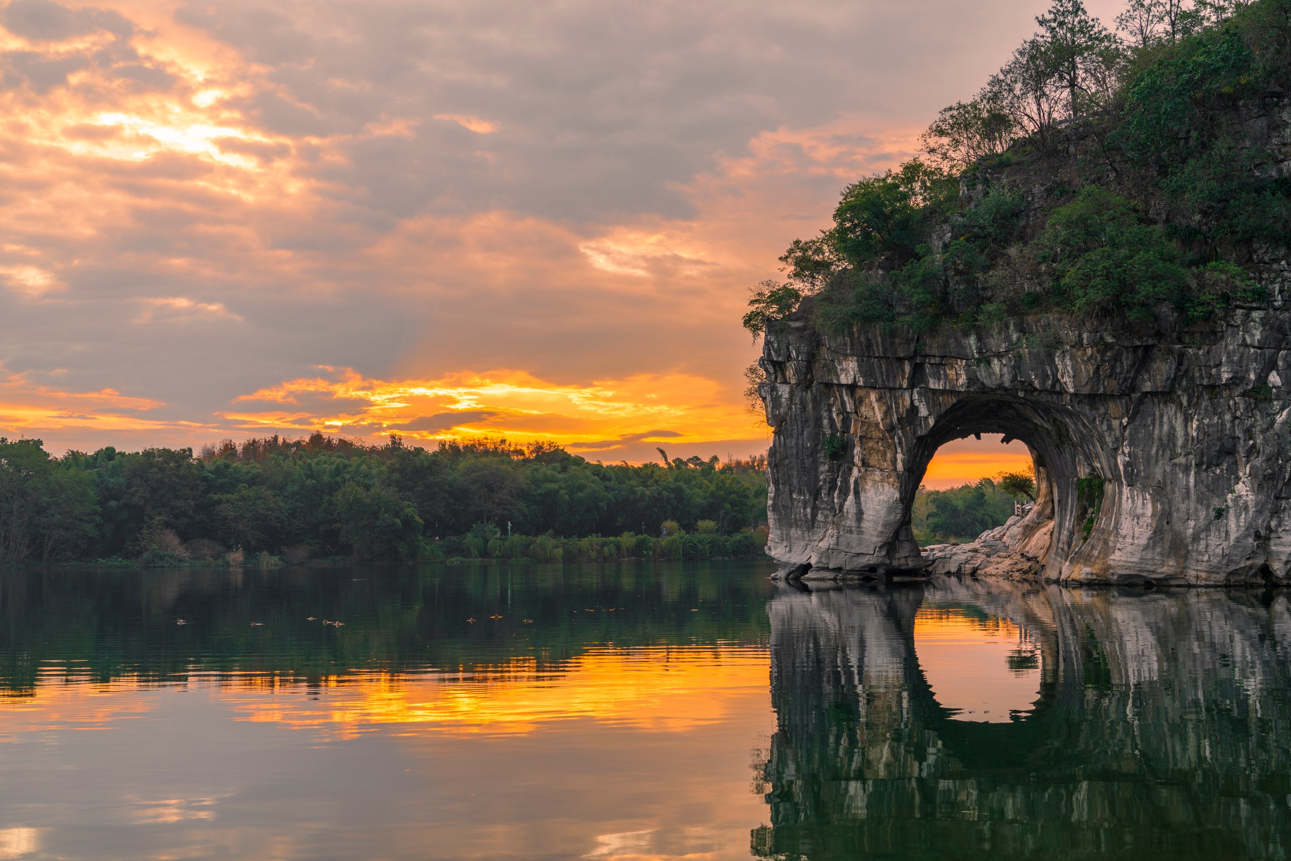 Elephant Trunk Hill — China’s Ultimate Natural Landscapes